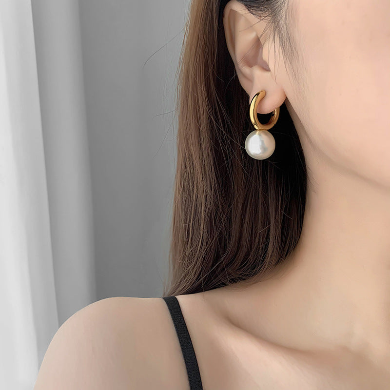 Wholesale Pearl Circle Alloy Earrings