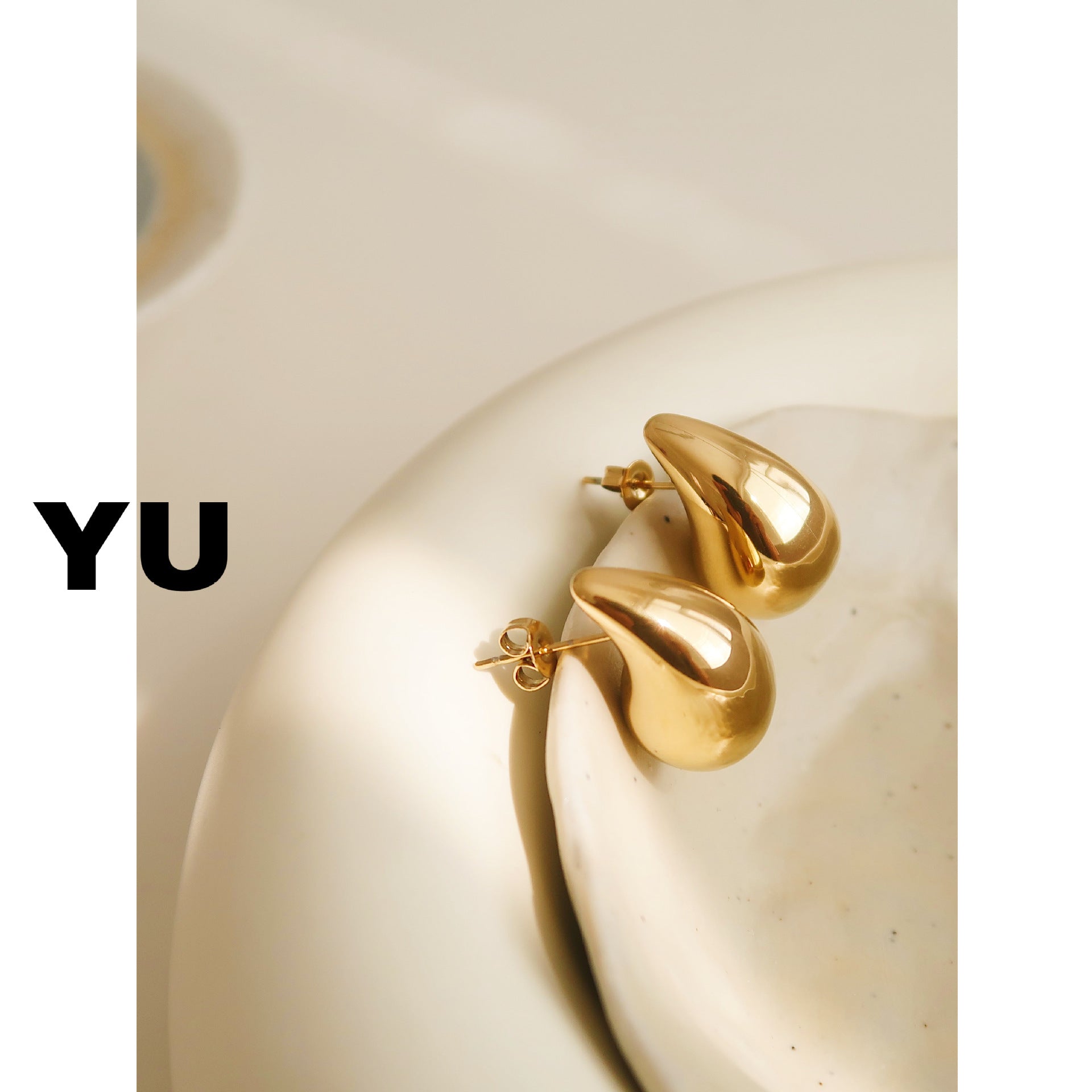 Wholesale 18k Gold Drop Plated Glossy Hollow Earrings