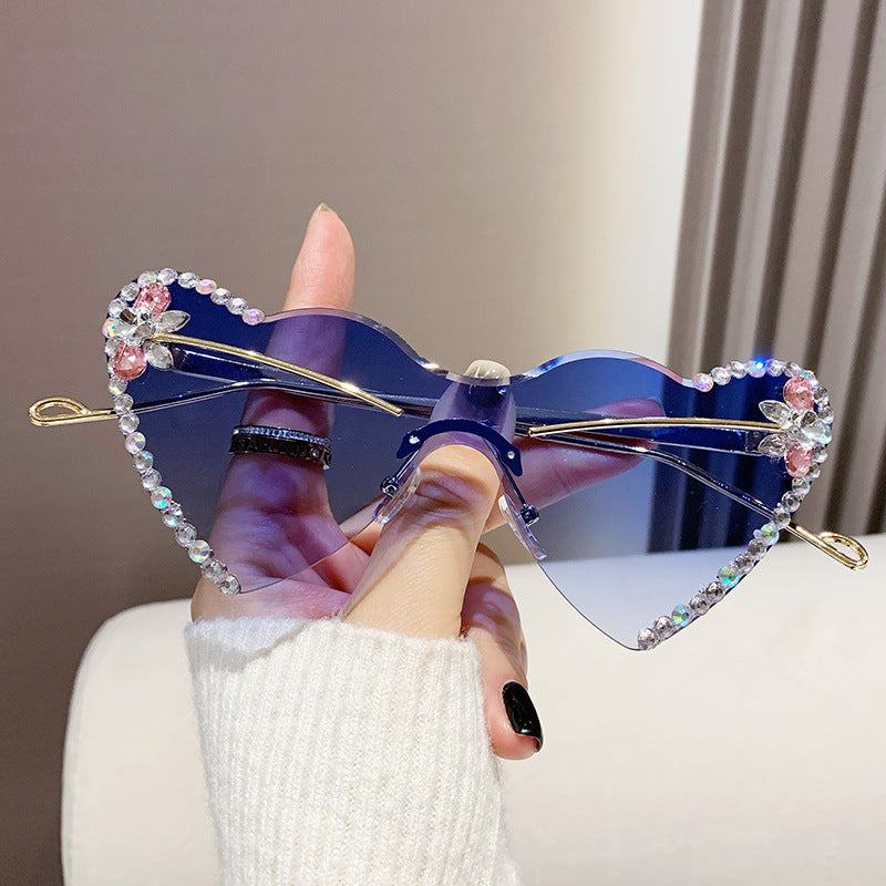 Wholesale Diamond studded heart-shaped lens sunglasses