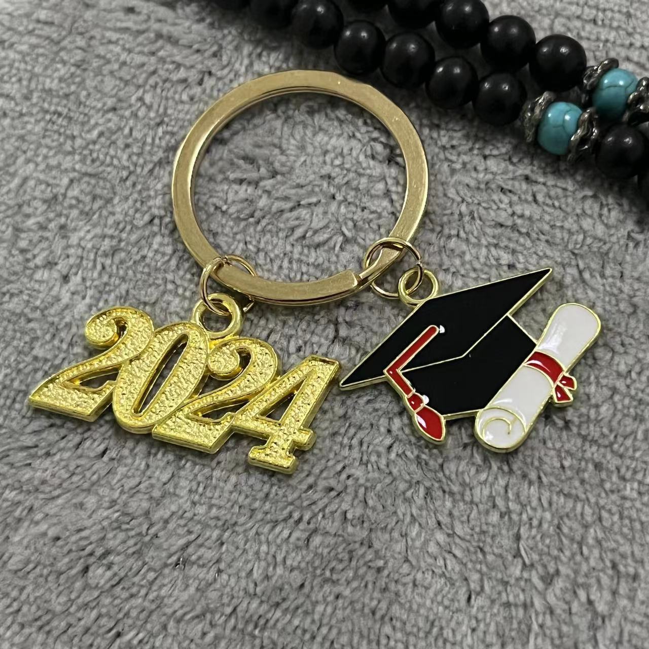 Wholesale Gold 2024 Bachelor's Cap Bachelor's Suit Graduation Season Entry Commemorative Keychain
