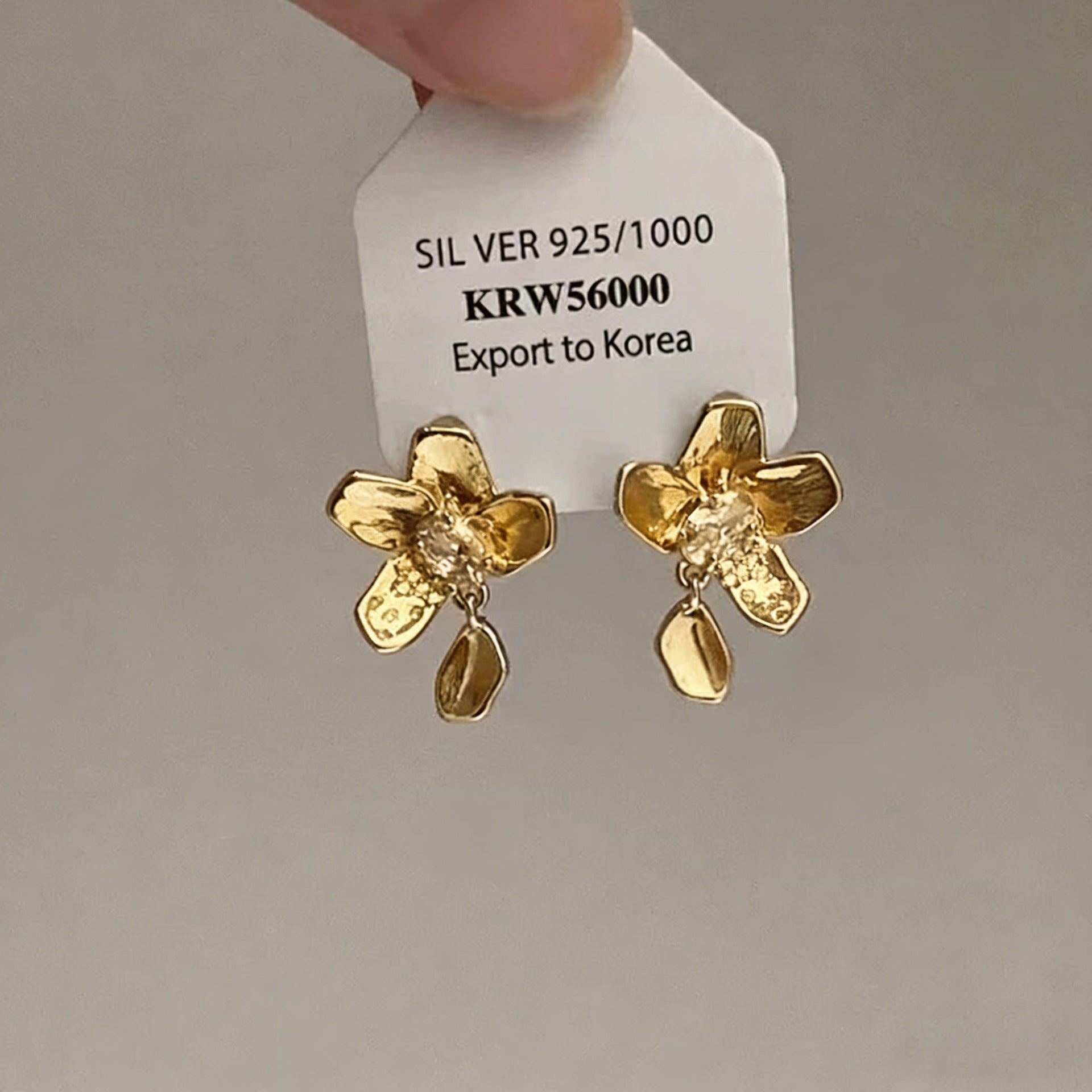 Wholesale Alloy Silver Flower Earrings Stylish Minimalist Studs Jewelry Accessory For Everyday Party Wear