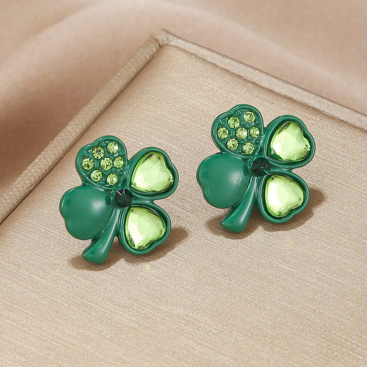 Wholesale Diamond studded St.  Patrick' s Day Clover earrings