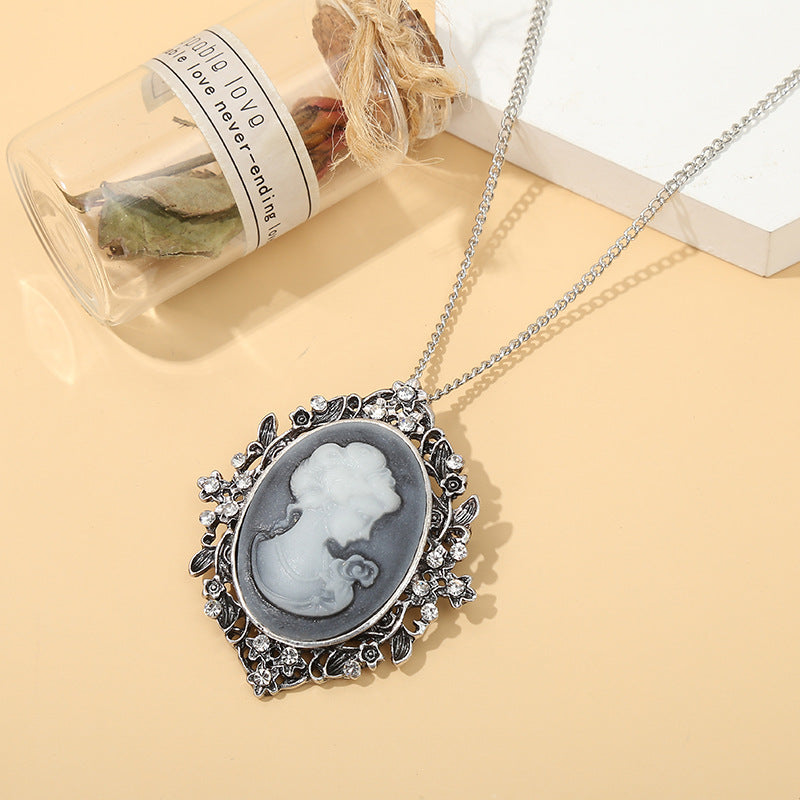 Wholesale Vintage Statue Hollow Pendant Alloy Diamond Necklace