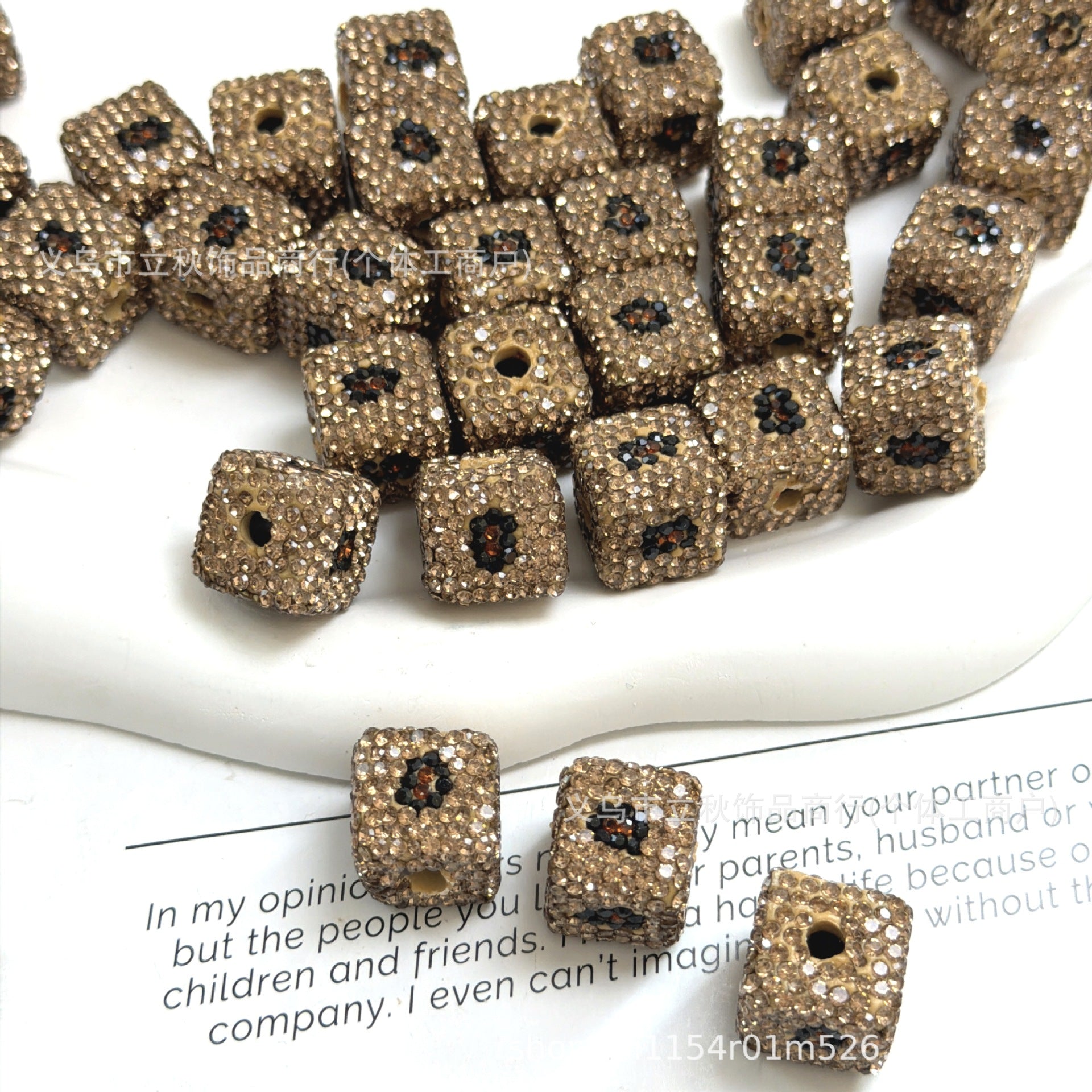 Wholesale  10pcs Leopard patterned clay round diamond beads