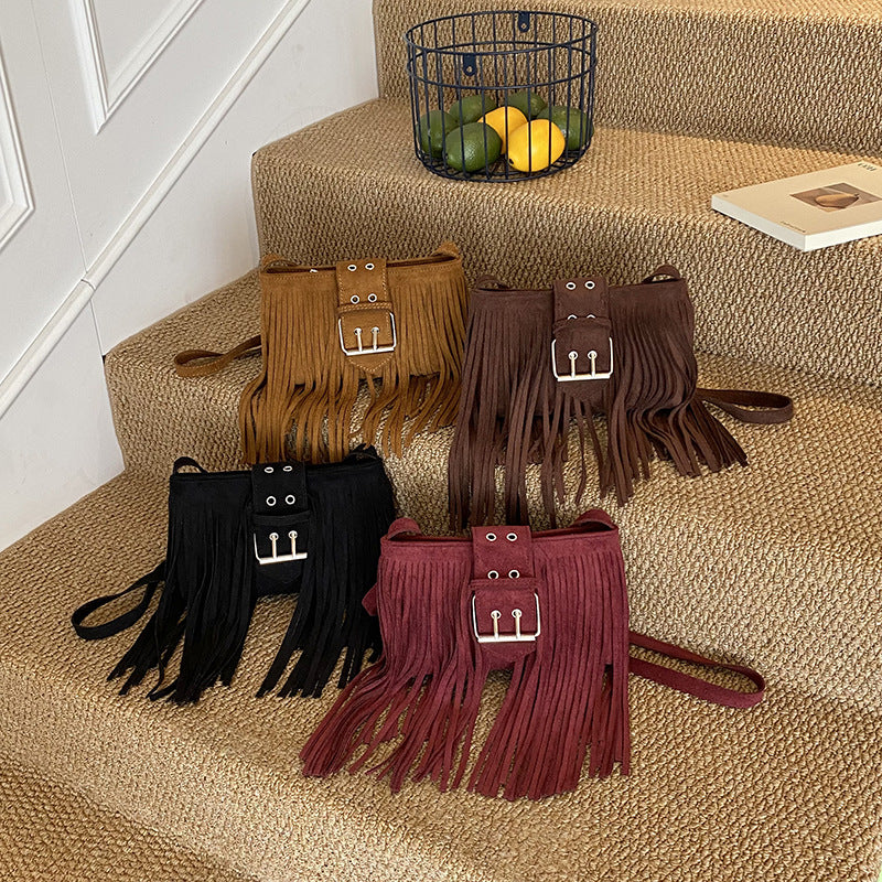 Wholesale Retro shoulder crossbody tassel bag