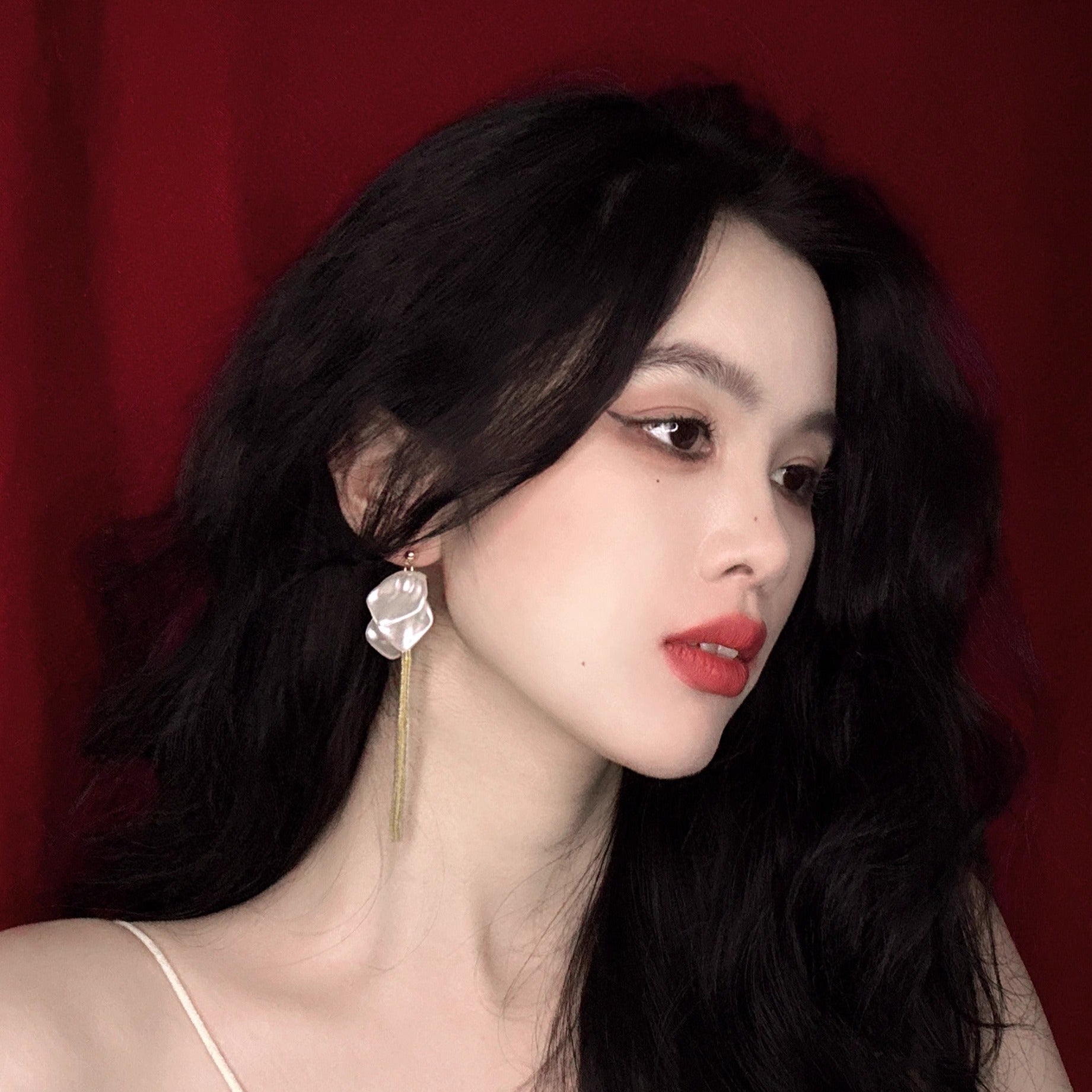 Wholesale White Petal Long Gold Tassel Earrings