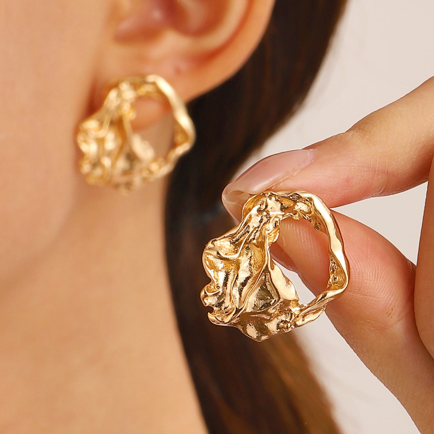 Wholesale Vintage Lava Texture Irregular Geometric Earrings For Women Gold Metal Electroplated Fashion Accessory