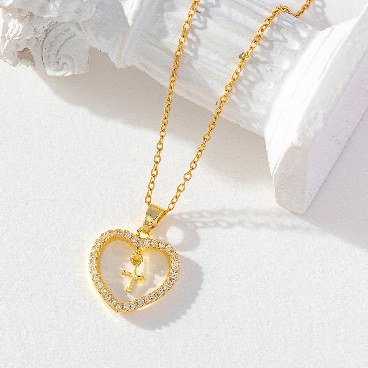 Wholesale Inlaid colored heart-shaped zircon necklace