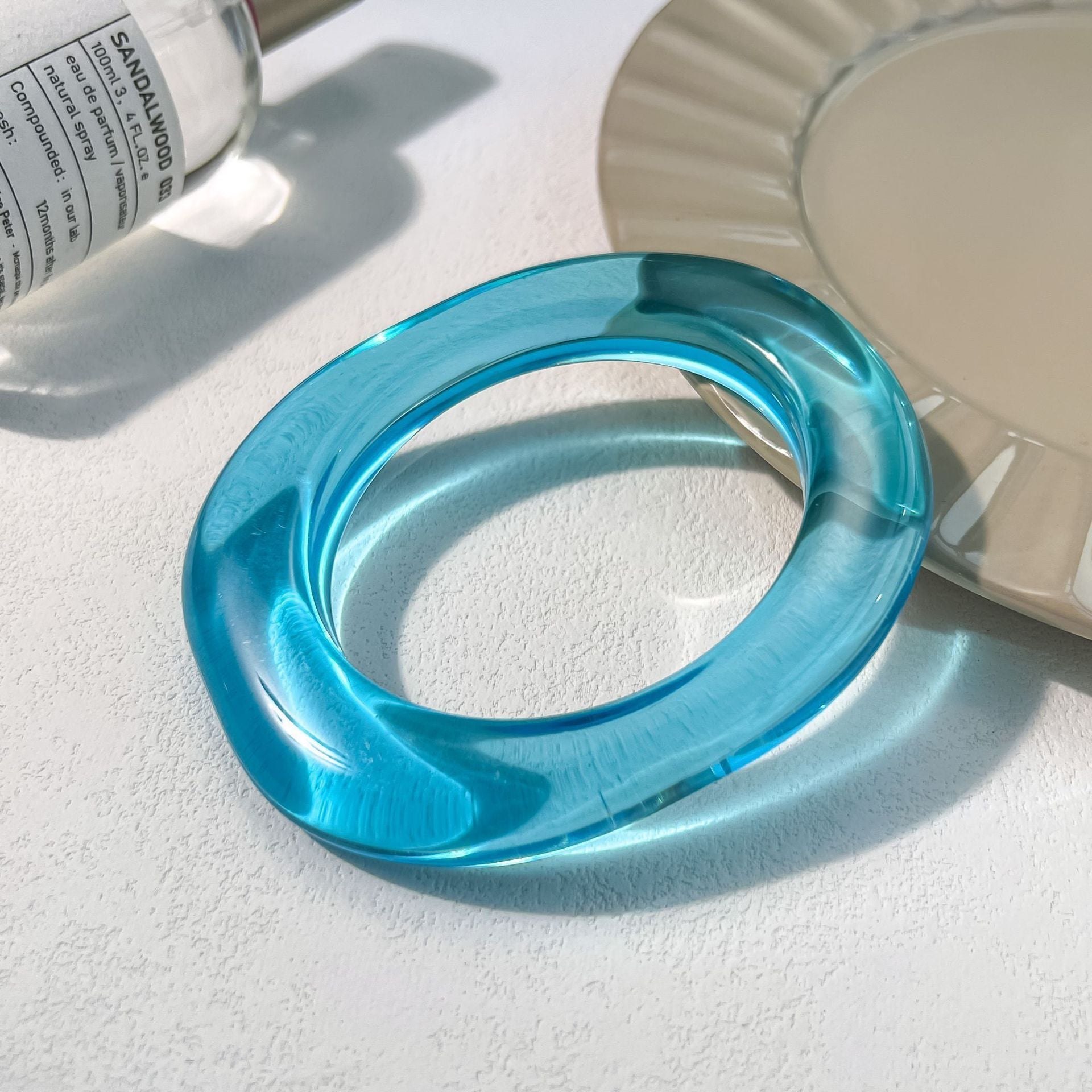 Wholesale Resin oval transparent bracelet Exaggerated design personality translucent oval fashionable bracelet