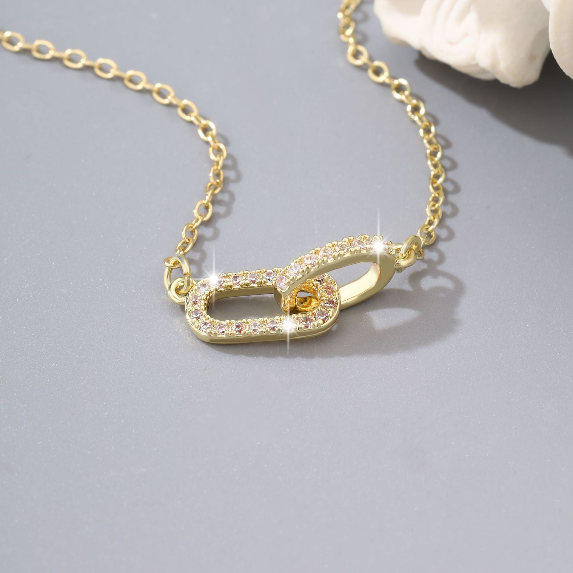 Wholesale Double Ring Geometric Zircon Collarbone Necklace Gold Tone Copper Chain Fashion Accessory For Gift Boutique Resale