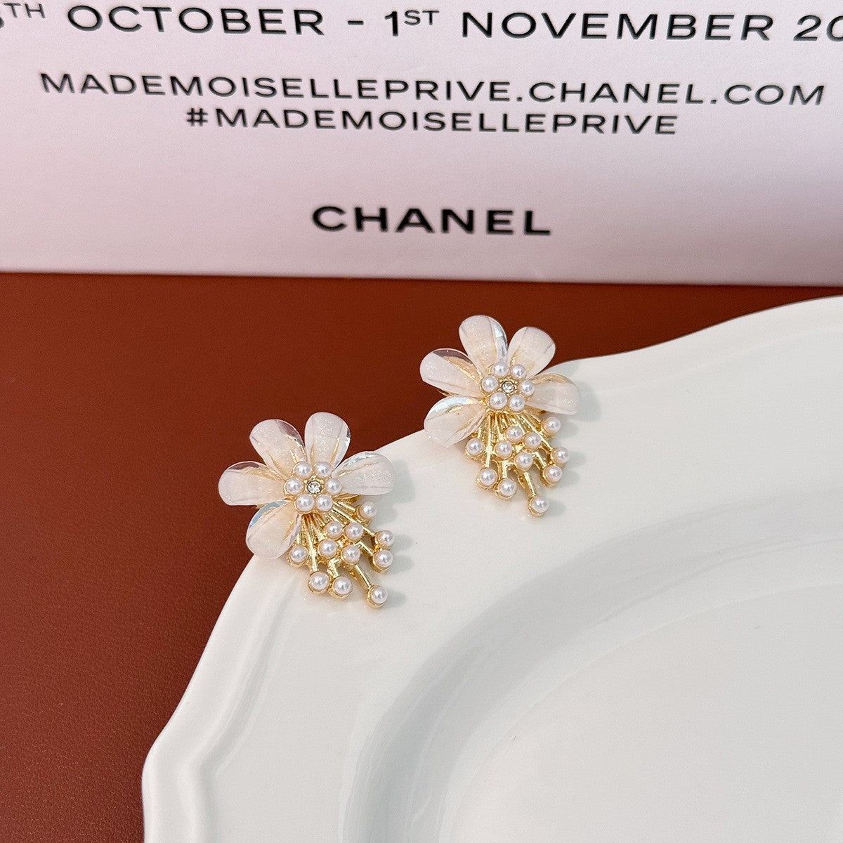 Wholesale Blue Enamel Flower Earrings For Women Pearl Accent Fashion Jewelry Accessory Party Casual Wear Resale