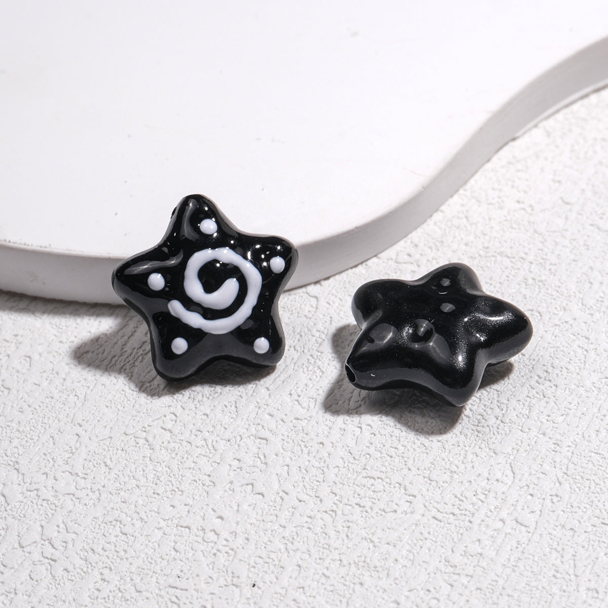 Wholesale 20pcs Cartoon starfish perforated Acrylic Beads