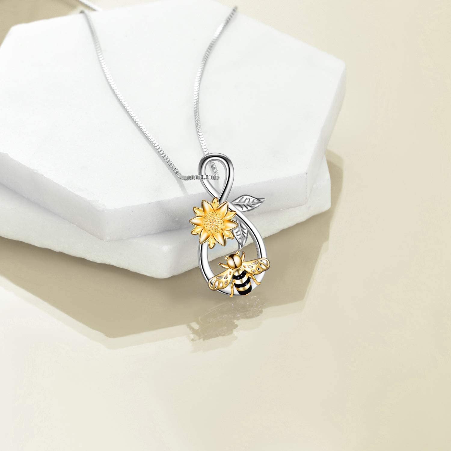 Wholesale Elegant and versatile bee sunflower pendant necklace
