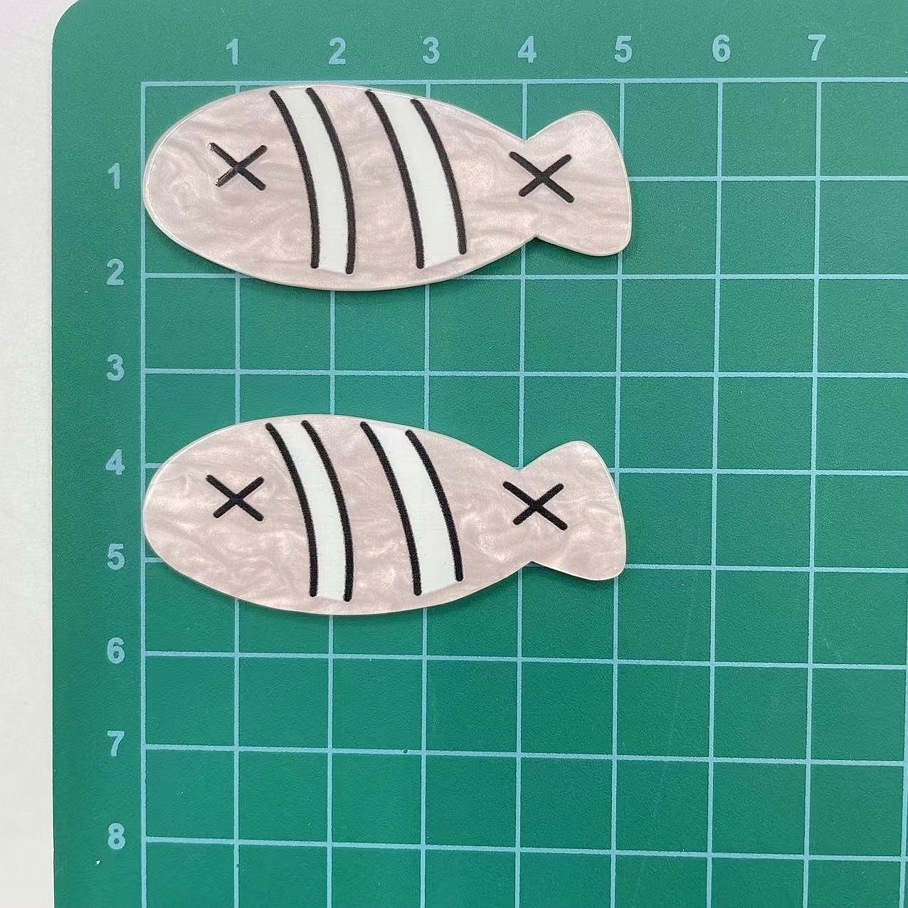 Wholesale 5pcs Cartoon Fish Acrylic FlatBack Cute Accessories