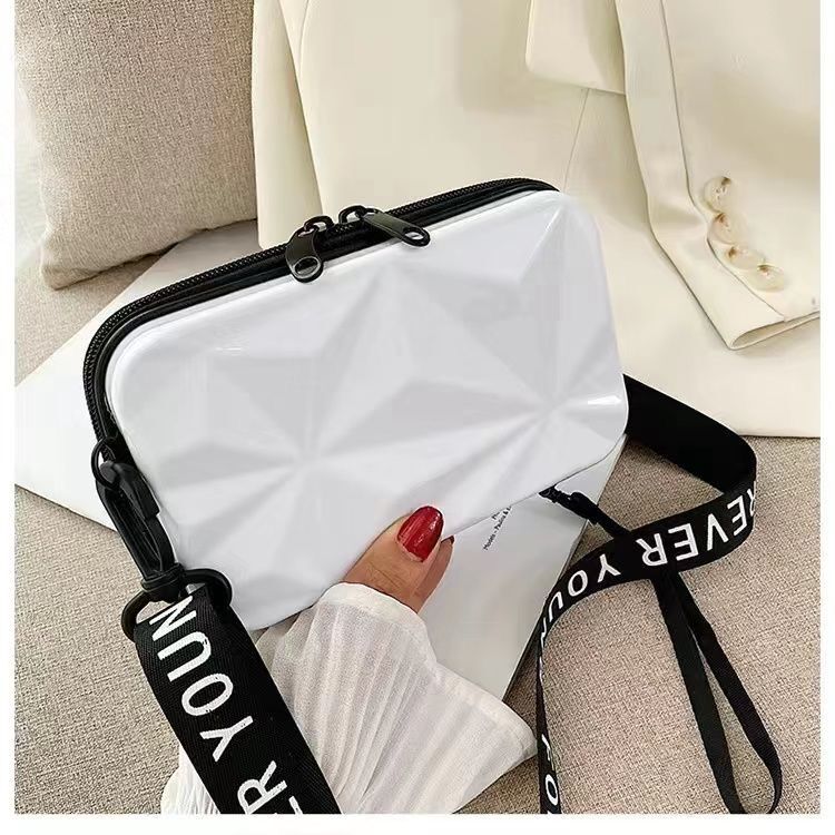 Wholesale Internet Celebrity Makeup Bag INS Trend Change Travel Shoulder Crossbody Bag