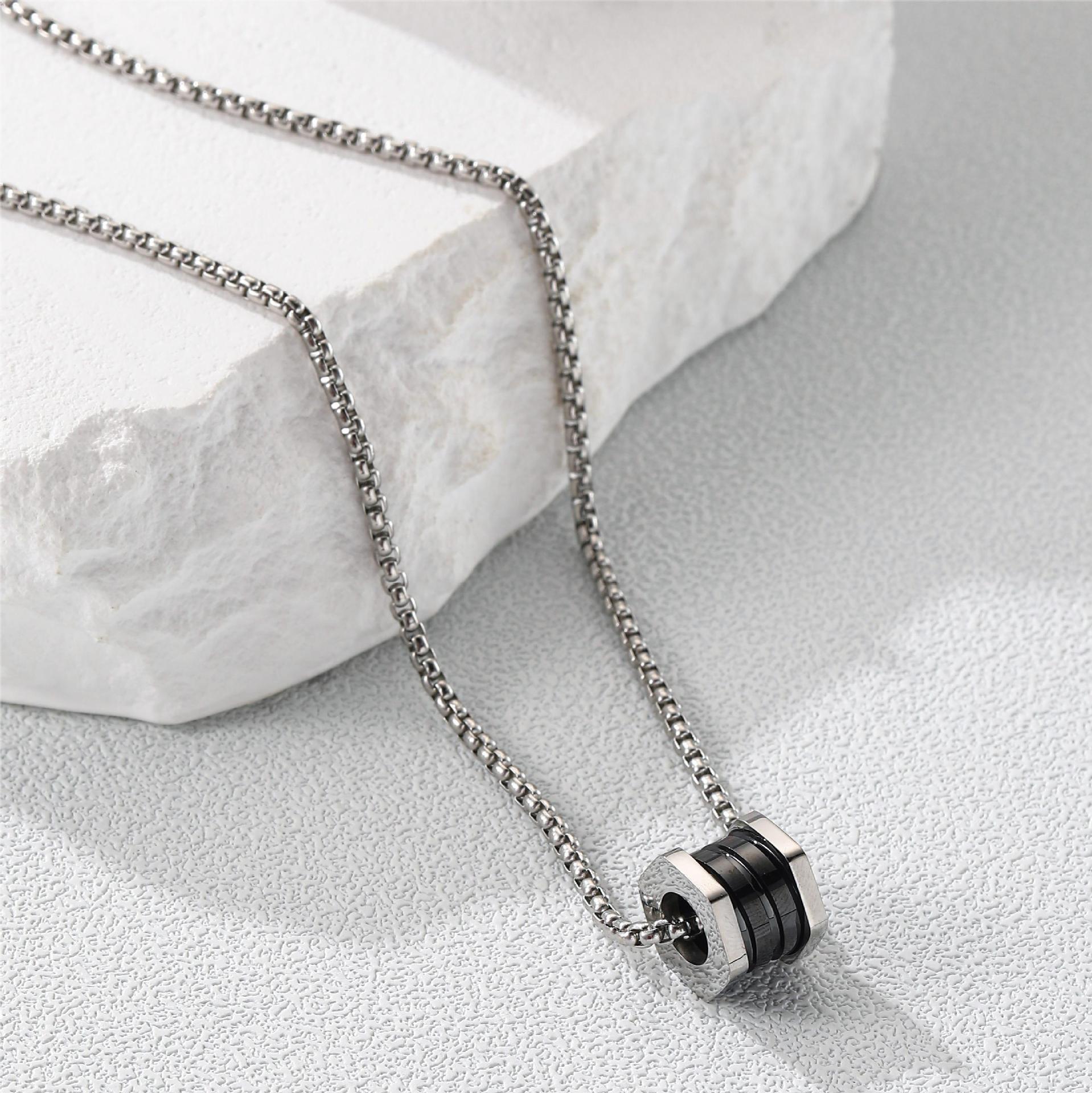 Wholesale small waist black ceramic transport pendant titanium steel non fading collarbone sweater chain