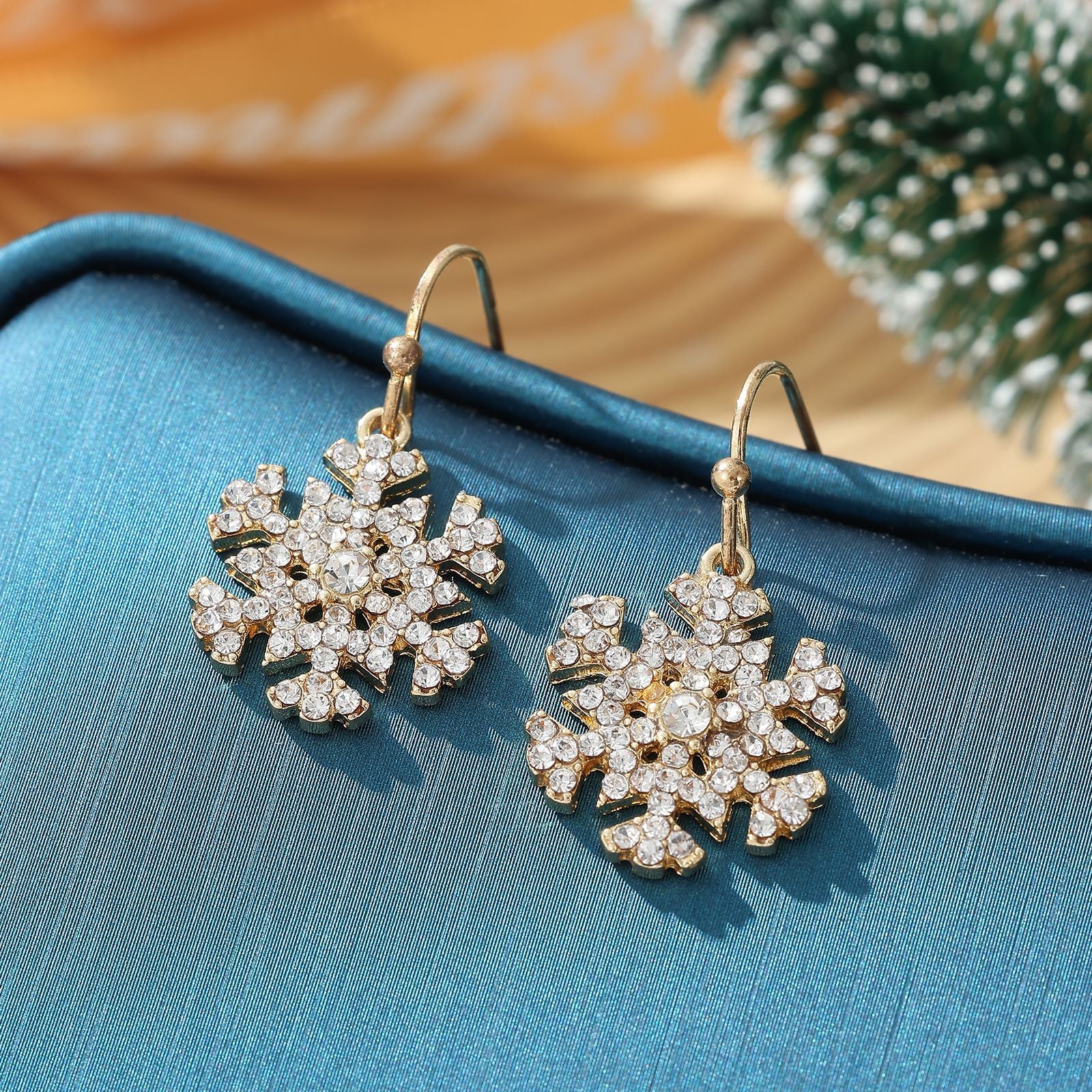 Wholesale Zinc Alloy Christmas Earrings Snowflake Tree Bell Elk Rhinestone Dangle Jewelry Party Fashion Accessory