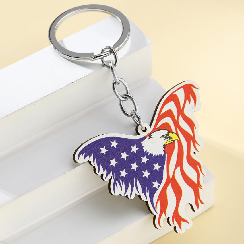 Día de la independencia al por mayor Flaja Americana Butterfly Eagle Wooden Keychain