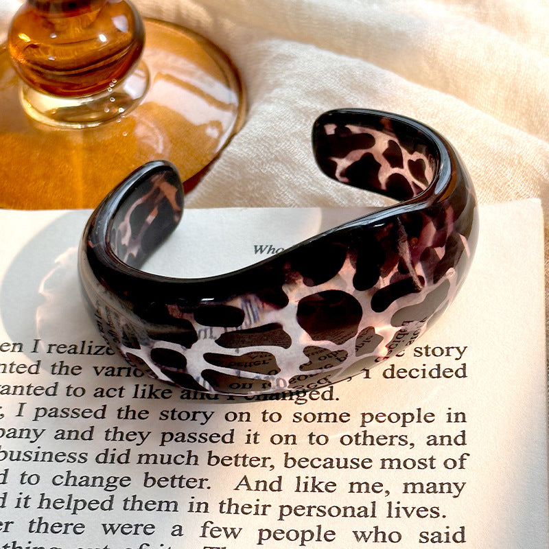 Wholesale 10pcs Bracelet C- shaped Simple Resin Bracelet Fashion Leopard Open Bracelet