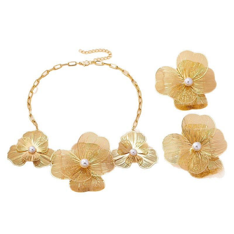 Wholesale 3D Hollowed Flower Design Women S Alloy Electroplated Jewelry Set Elegant Chic Boutique Accessory For Resale