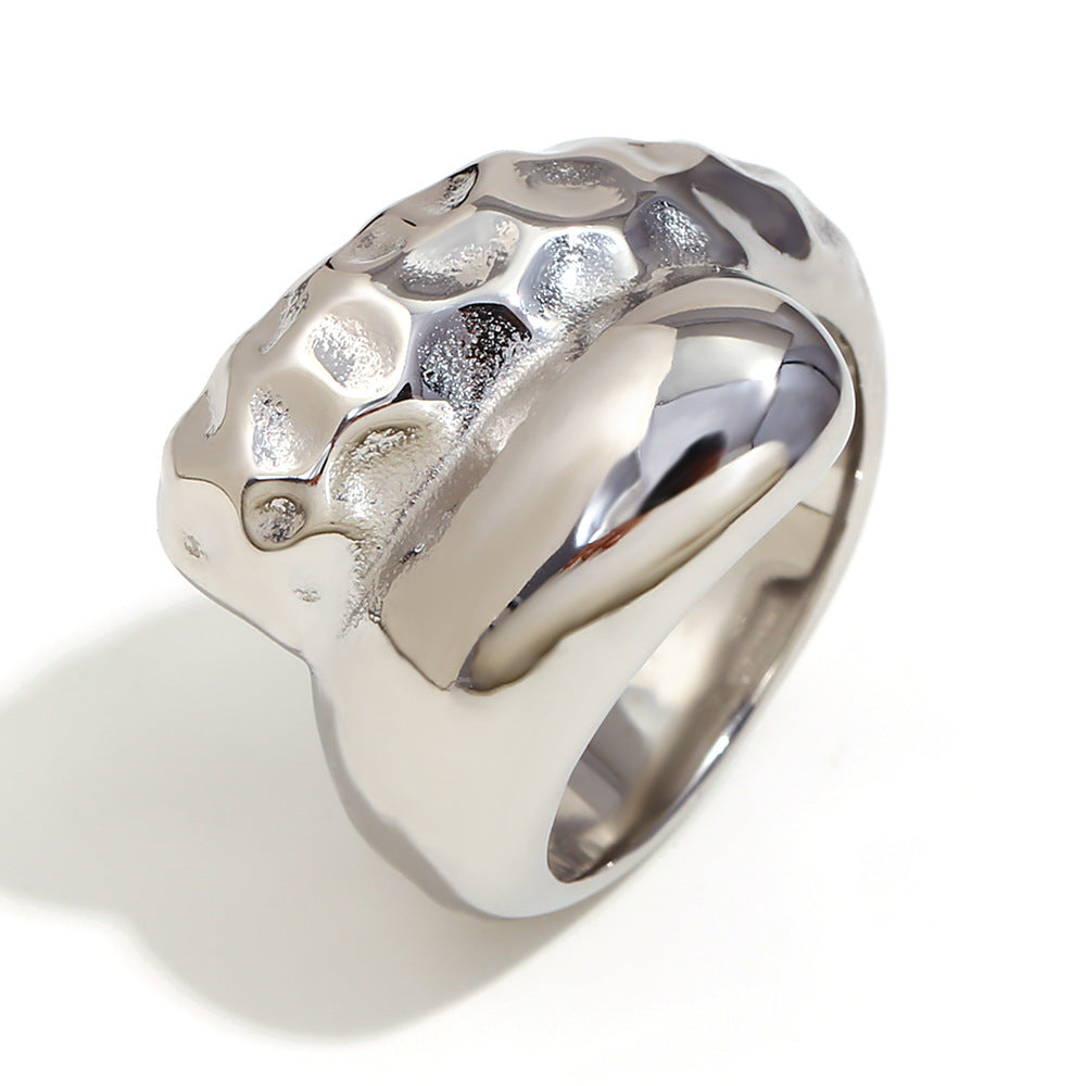 Wholesale Gold-colored bread-shaped heart-hammering pattern seal Stainless Steel Rings