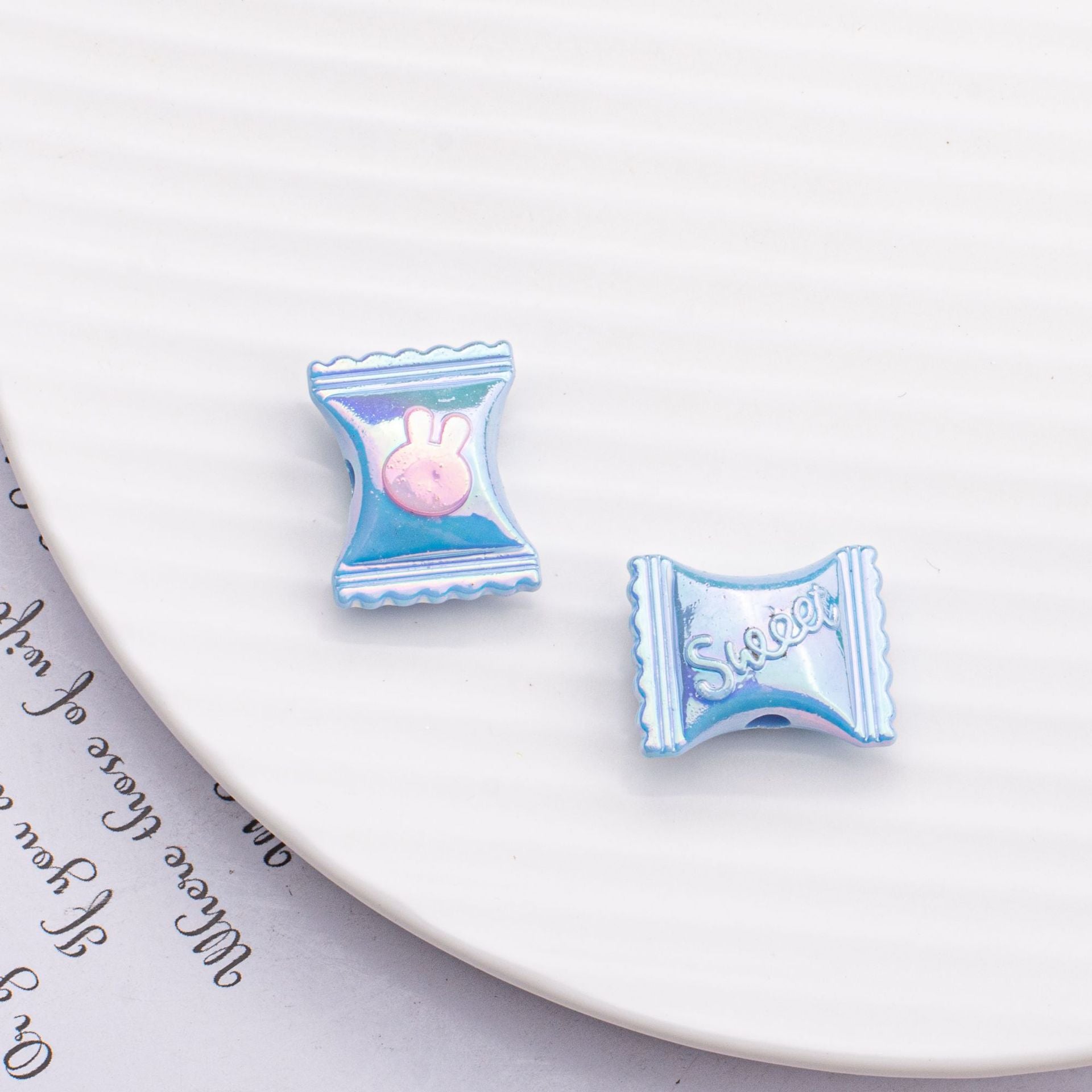 Wholesale 10PCS V-plated Two-color Bunny Candy Cross-hole Acrylic Straight Hole Beads