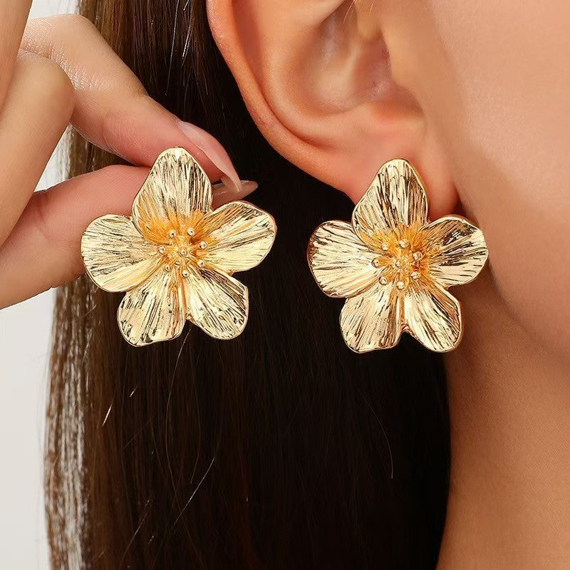 Wholesale gold flower necklace and earring set niche design floral necklace
