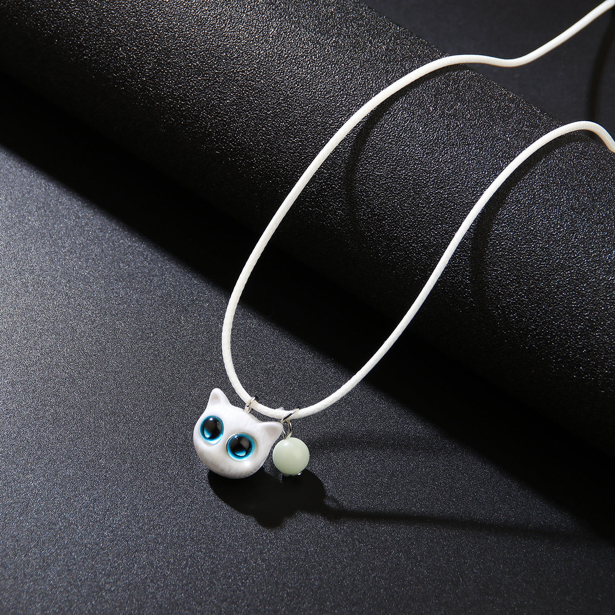 Wholesale Luminous cute cat necklace bracelet couple bracelet gift