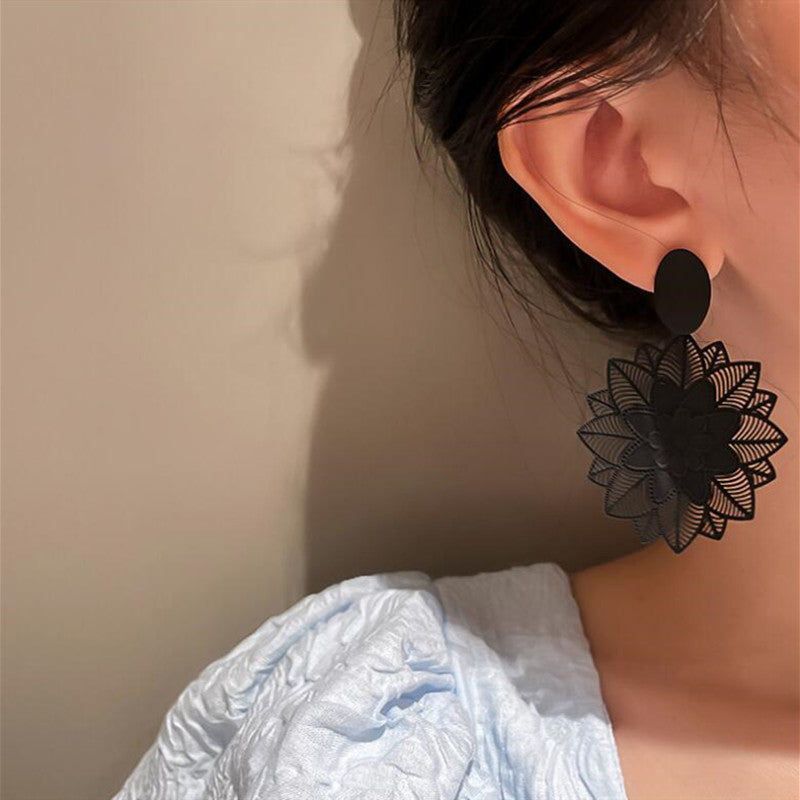 Wholesale 925 silver exaggerated forest black flower earrings earrings super fairy girl temperament net celebrity earrings