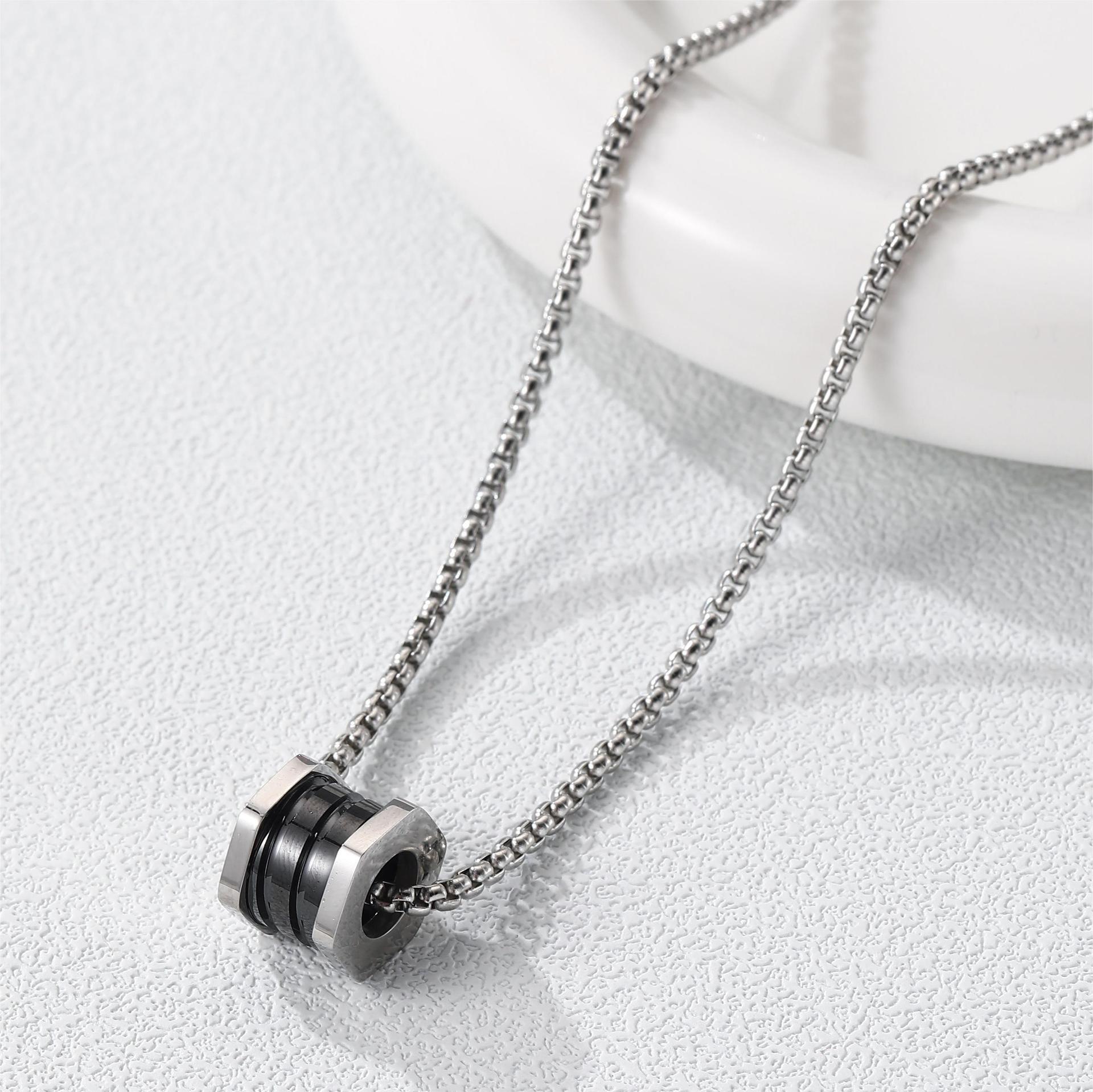 Wholesale small waist black ceramic transport pendant titanium steel non fading collarbone sweater chain