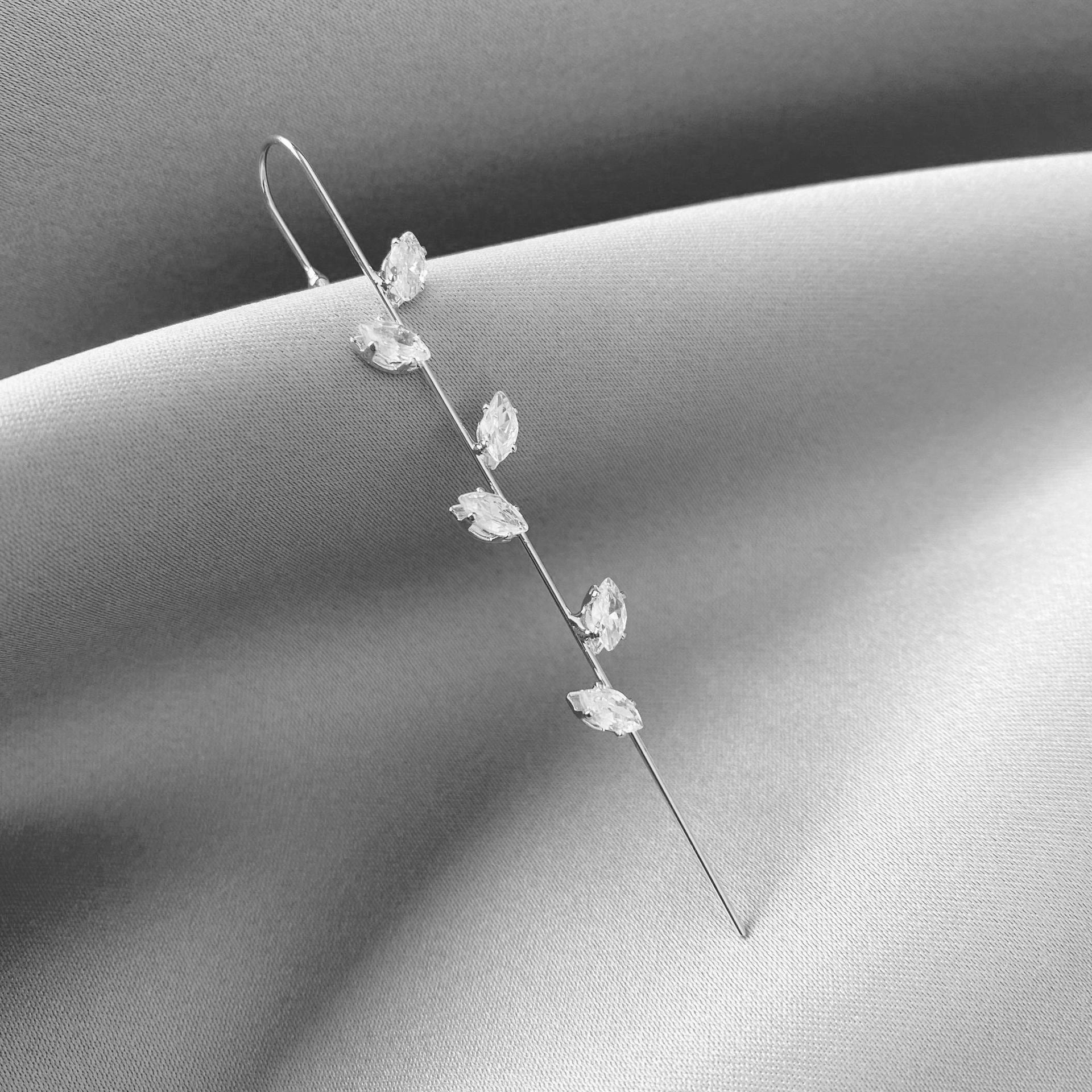 Wholesale Zircon diamond earrings ear hanging style personalized piercing ear needle