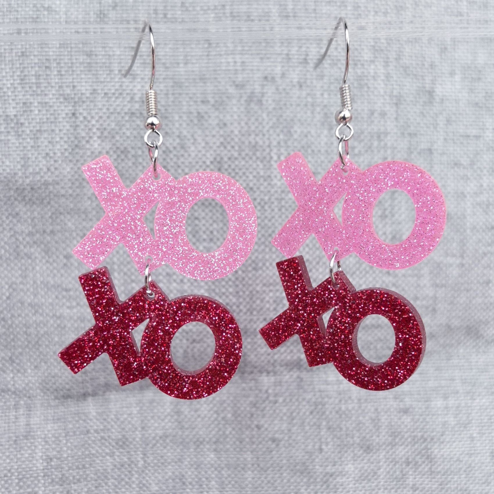 Wholesale Hollow Lips XOXO English Letter Valentine' s Day Acrylic Earrings