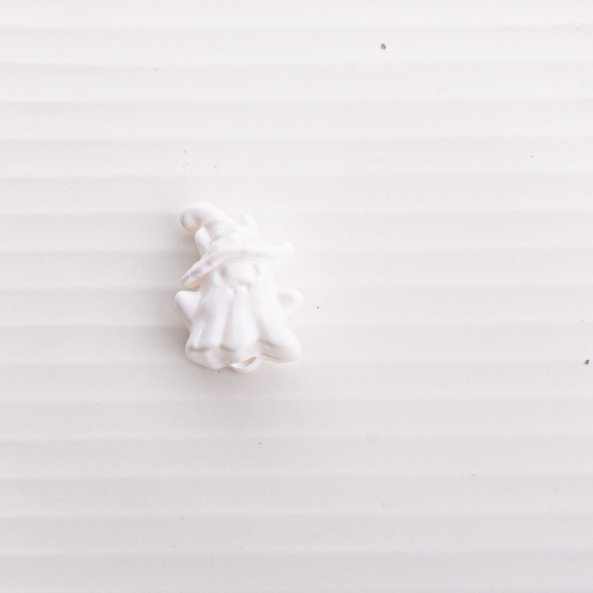 Wholesale 5pcs Halloween Painted Ghost Acrylic Straight Hole Loose Beads