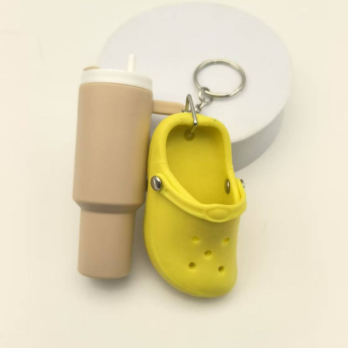 Wholesale New Ice Cup Keychain and Mini Hole Shoes Keychain Combination Pendant Set Can Wrap