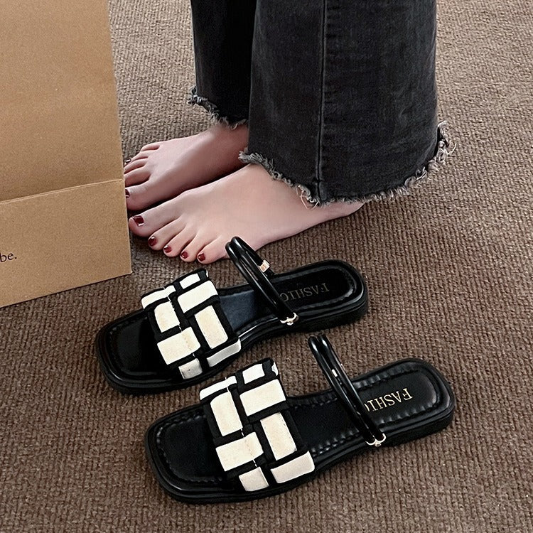 Wholesale All-match Roman Flat All-match Black and White Slippers