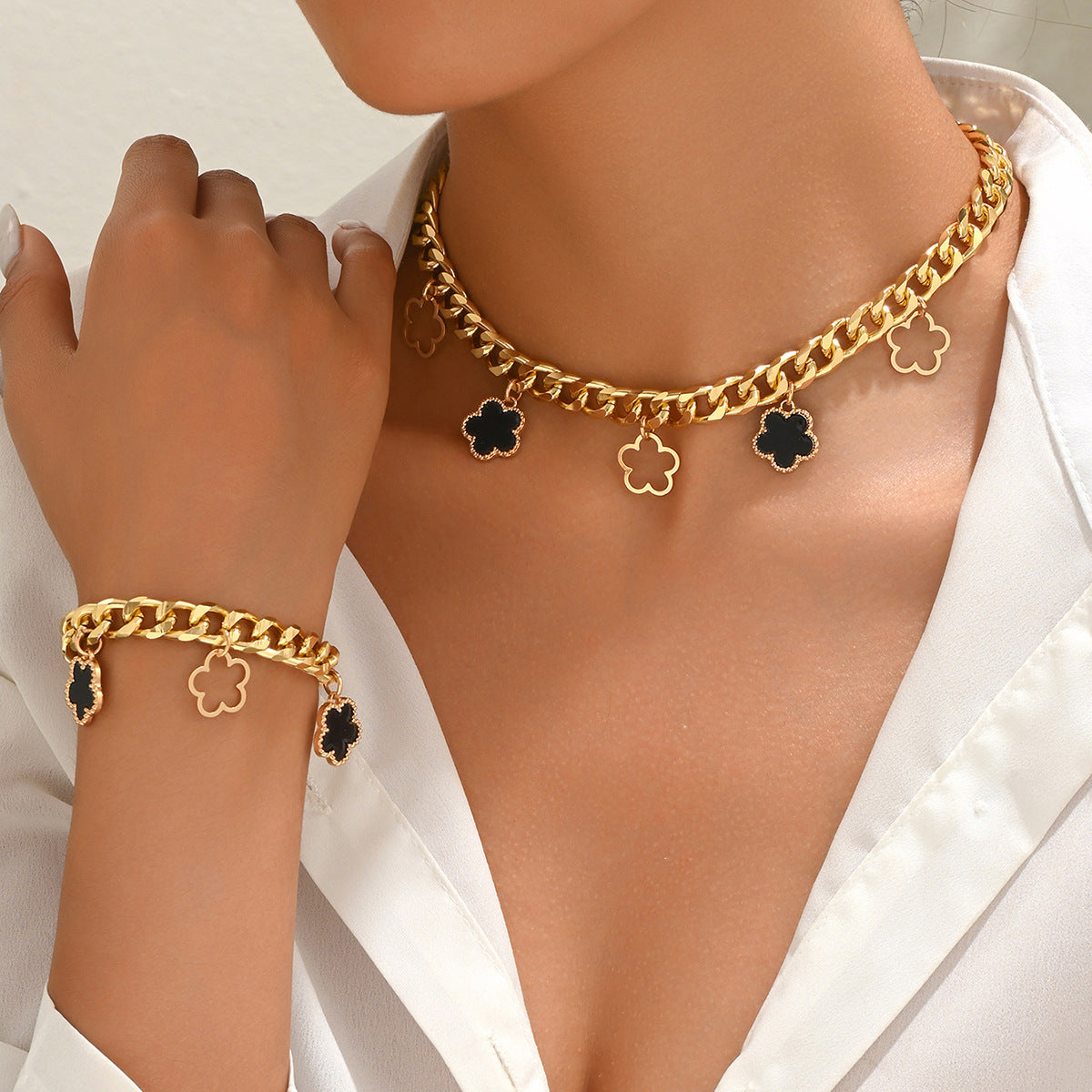 Wholesale Fashion Bracelet Necklace Set Personalized Plum Blossom Inlaid Acrylic Design Clavicle Chain