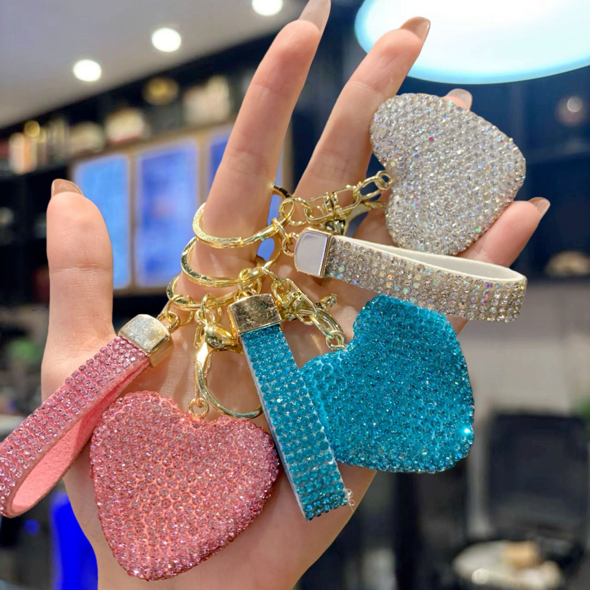 Wholesale Heart-shaped Keychain Full of Love and Diamonds