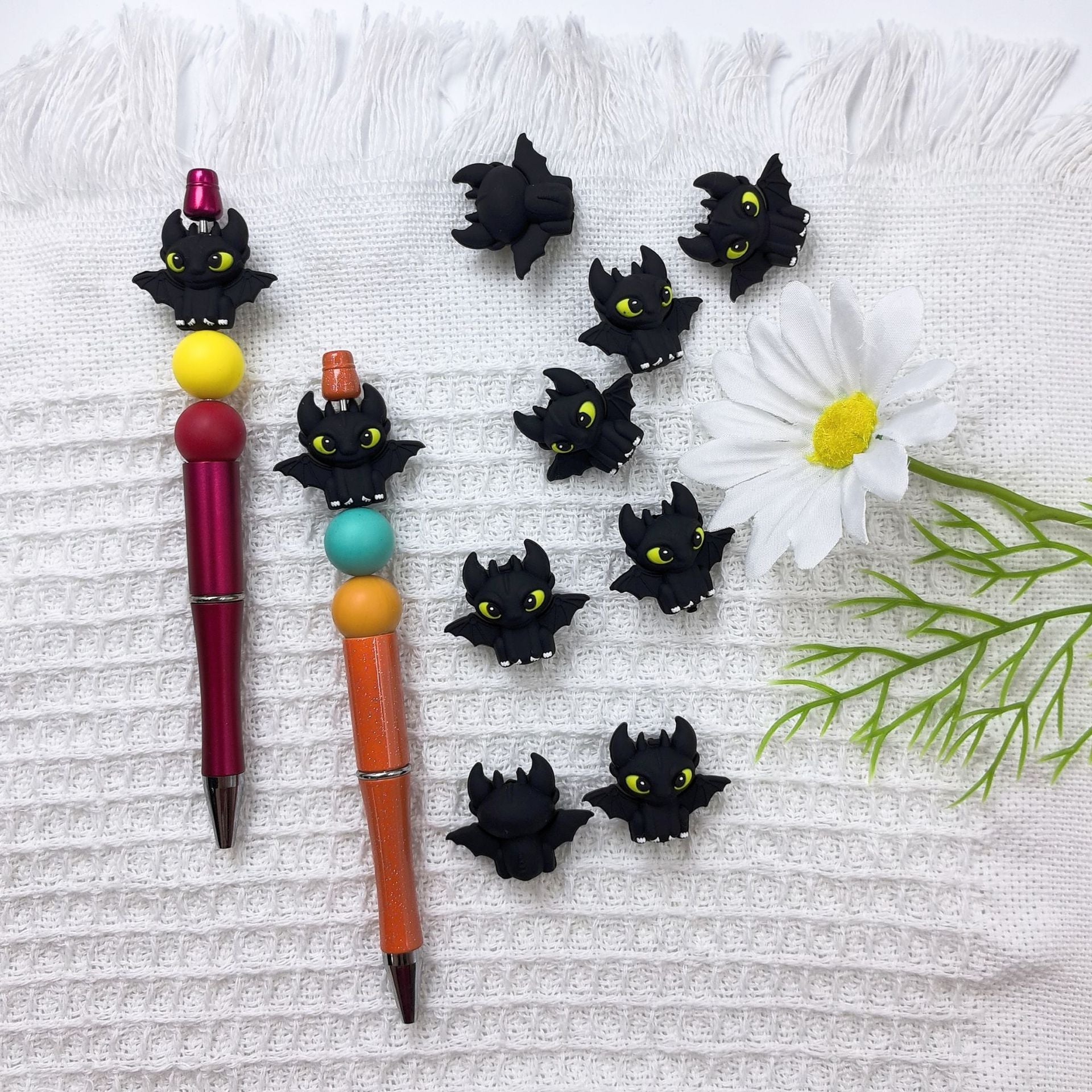 Wholesale 10pcs  3D Stereoscopic Silicone Cute Black Cat White Cat Cartoon DYI Beads