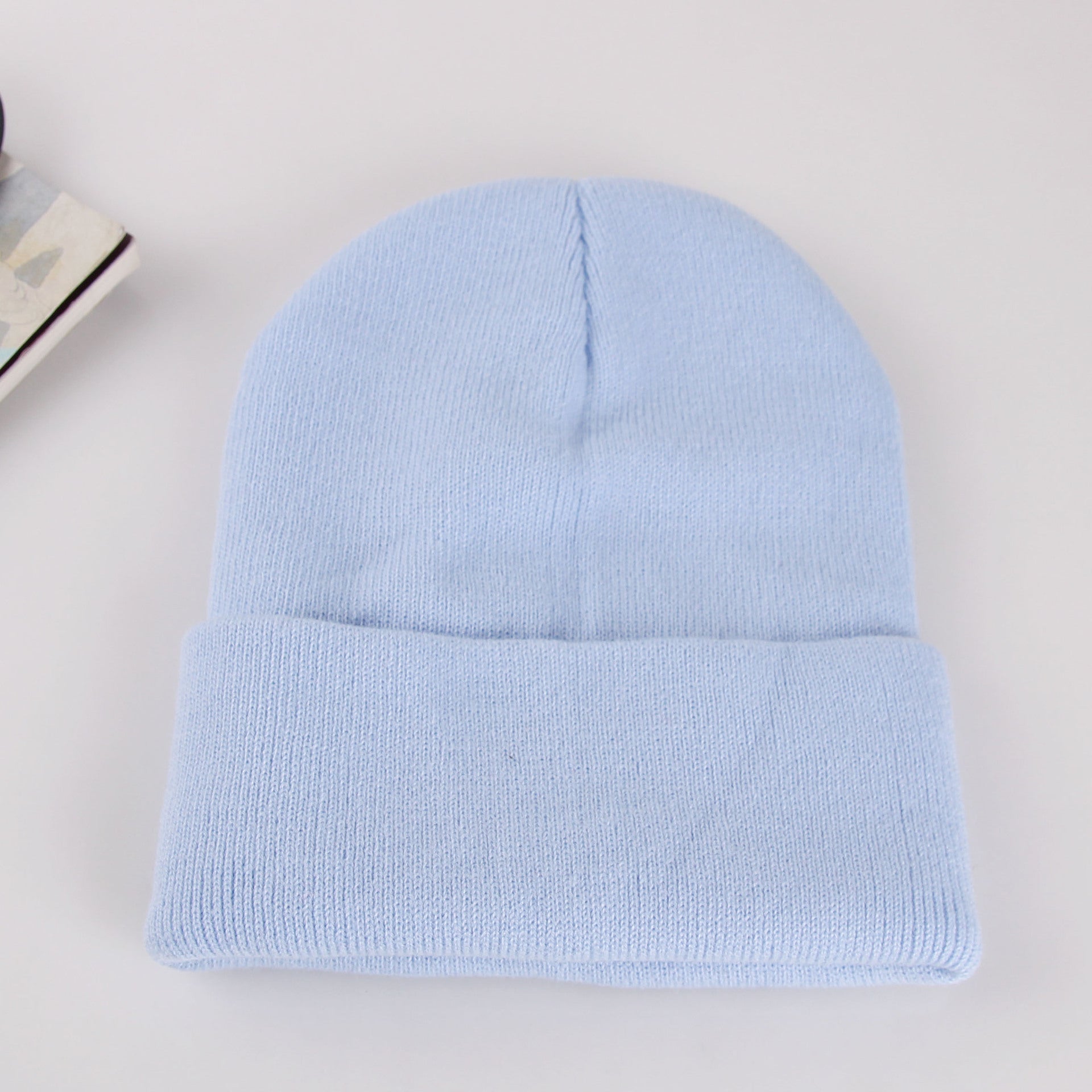 Wholesale Acrylic Rolled Edge Solid Color Knitted Hat Beanie