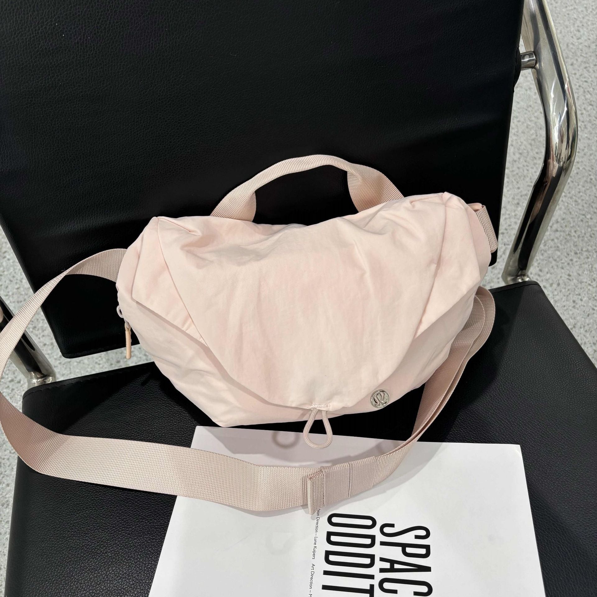 Wholesale Leisure sports crossbody magnetic fitness waist bag