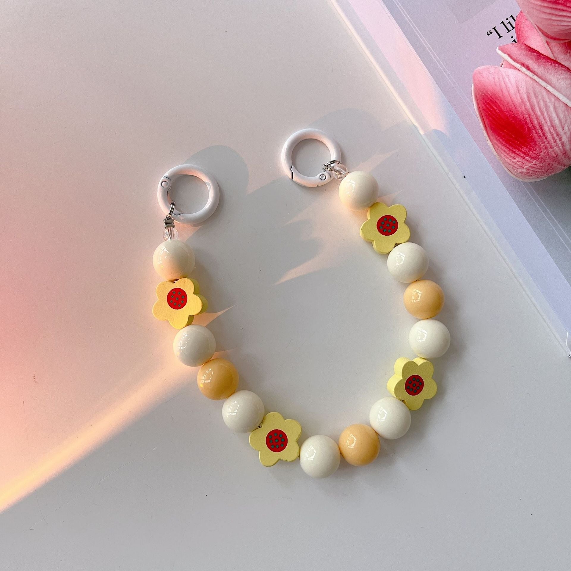 Cadena de telefonía móvil de flores de madera al por mayor