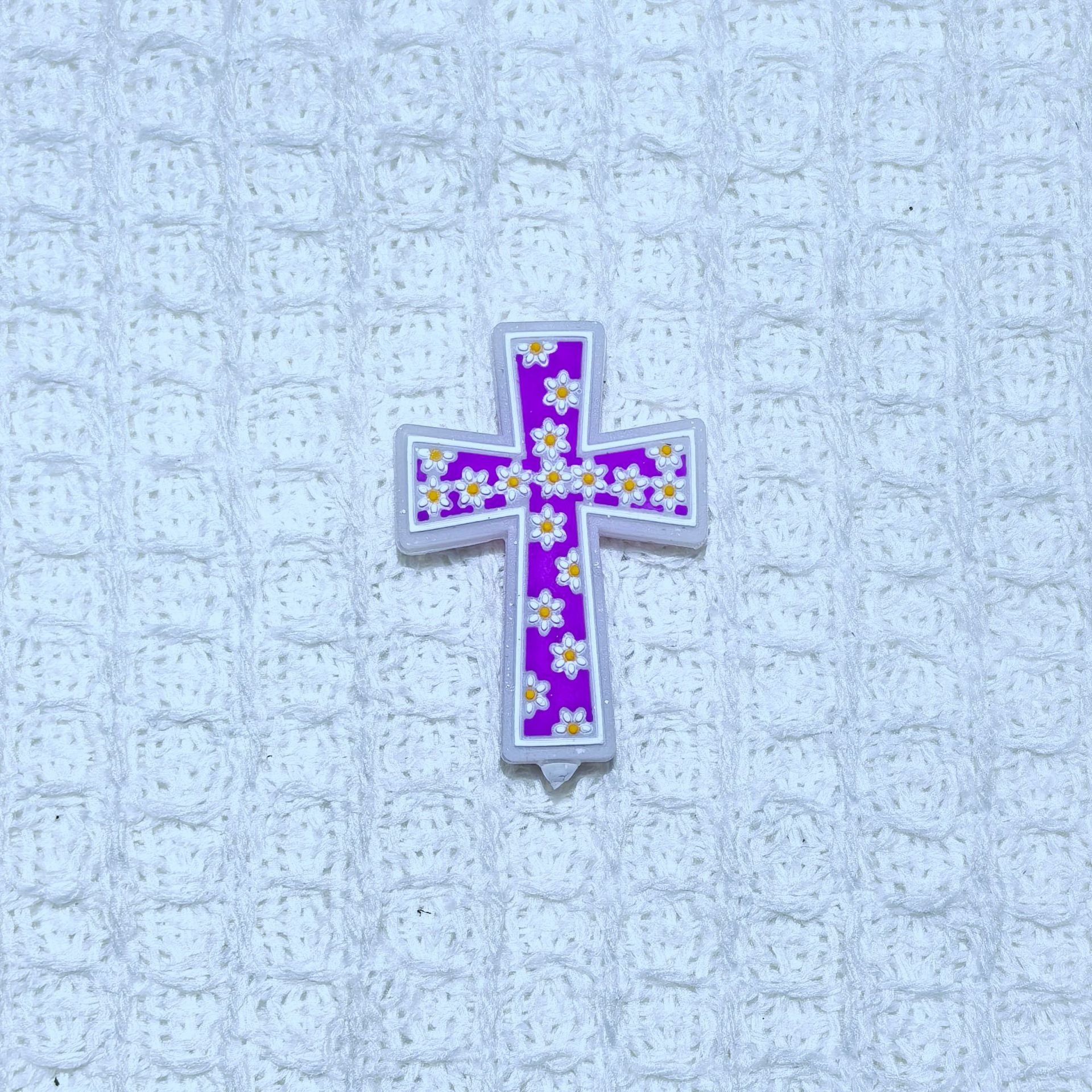 Wholesale  Random 100pcs  cross variety series silicone cartoon beads Focal Beads