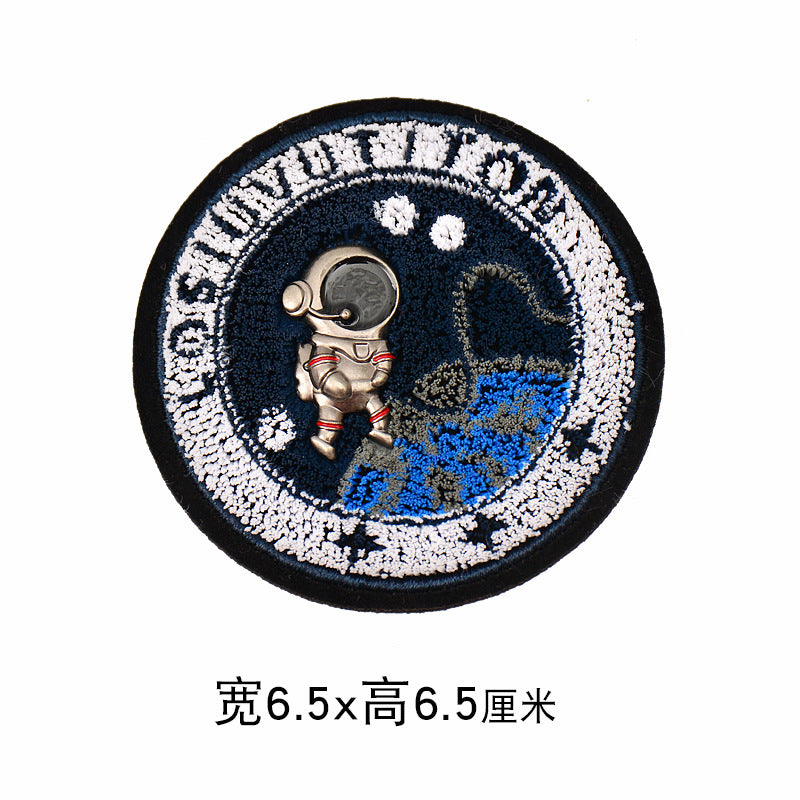 Wholesale Fashion Astronaut Space Towel Embroidery Brooch Round Cartoon Cute Clothing Pin Everyday Accessory For Resale