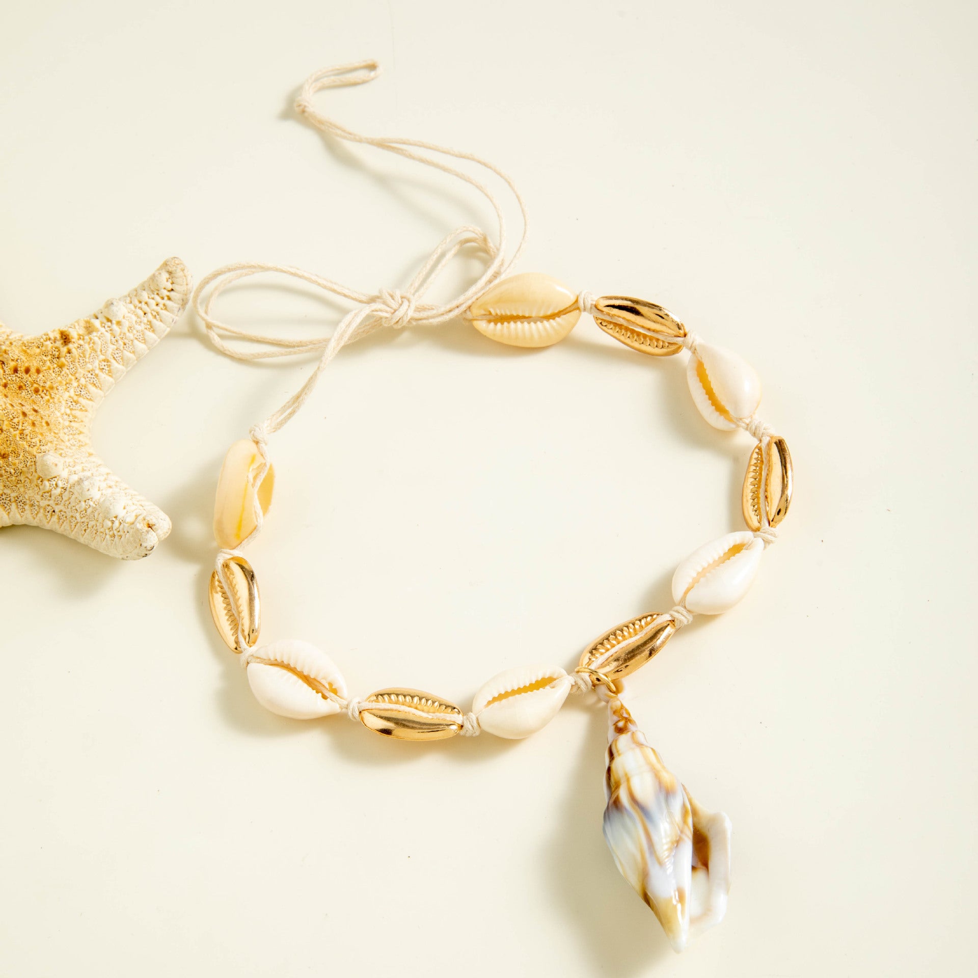 Wholesale Bohemian Conch Shell Handwoven Necklace