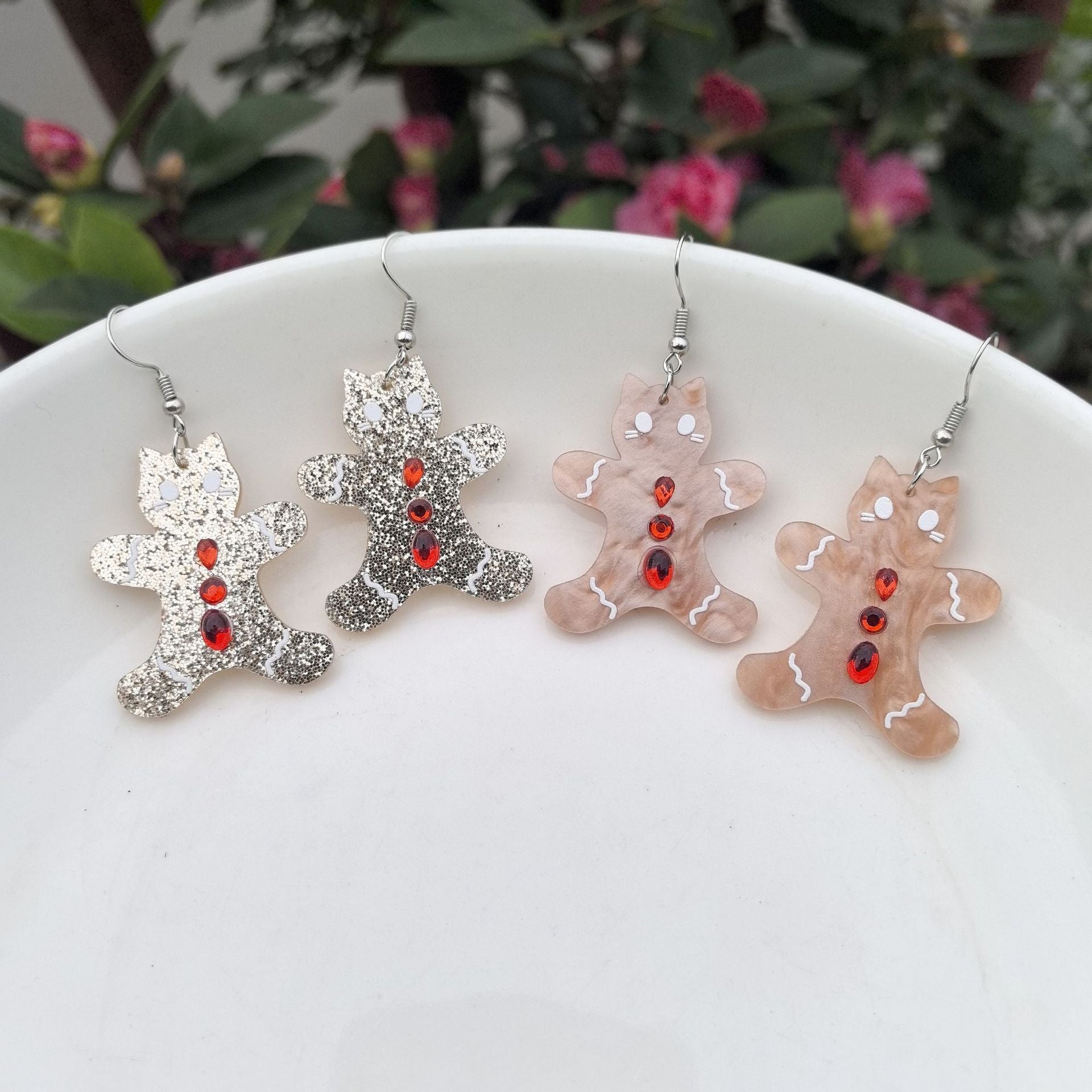 Wholesale Acrylic Christmas Cat Earrings With Rhinestone Water Pattern Cute Gingerbread Man Design Holiday Party Fashion Accessory Gift