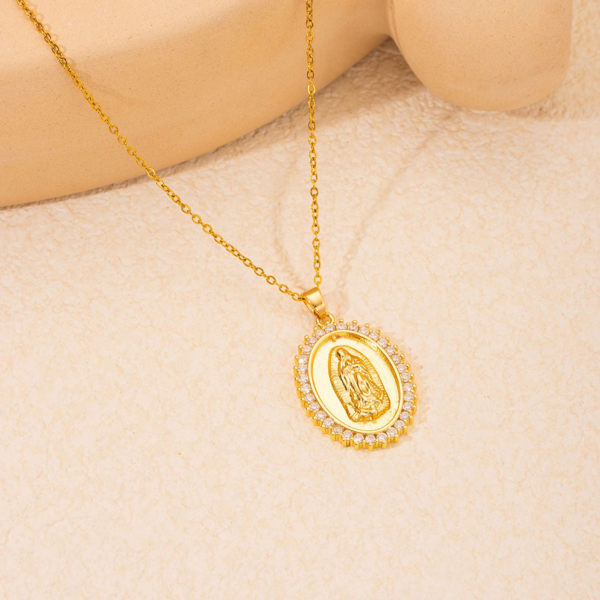 Wholesale Colored diamond oval portrait Stainless Steel Necklace