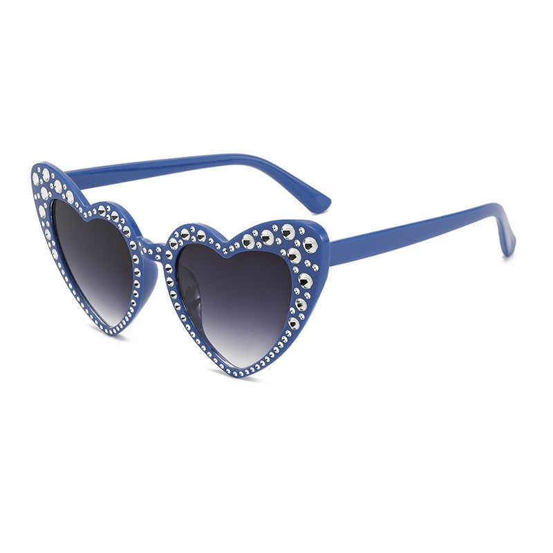 Wholesale Retro trendy large frame heart-shaped diamond-studded sunglasses