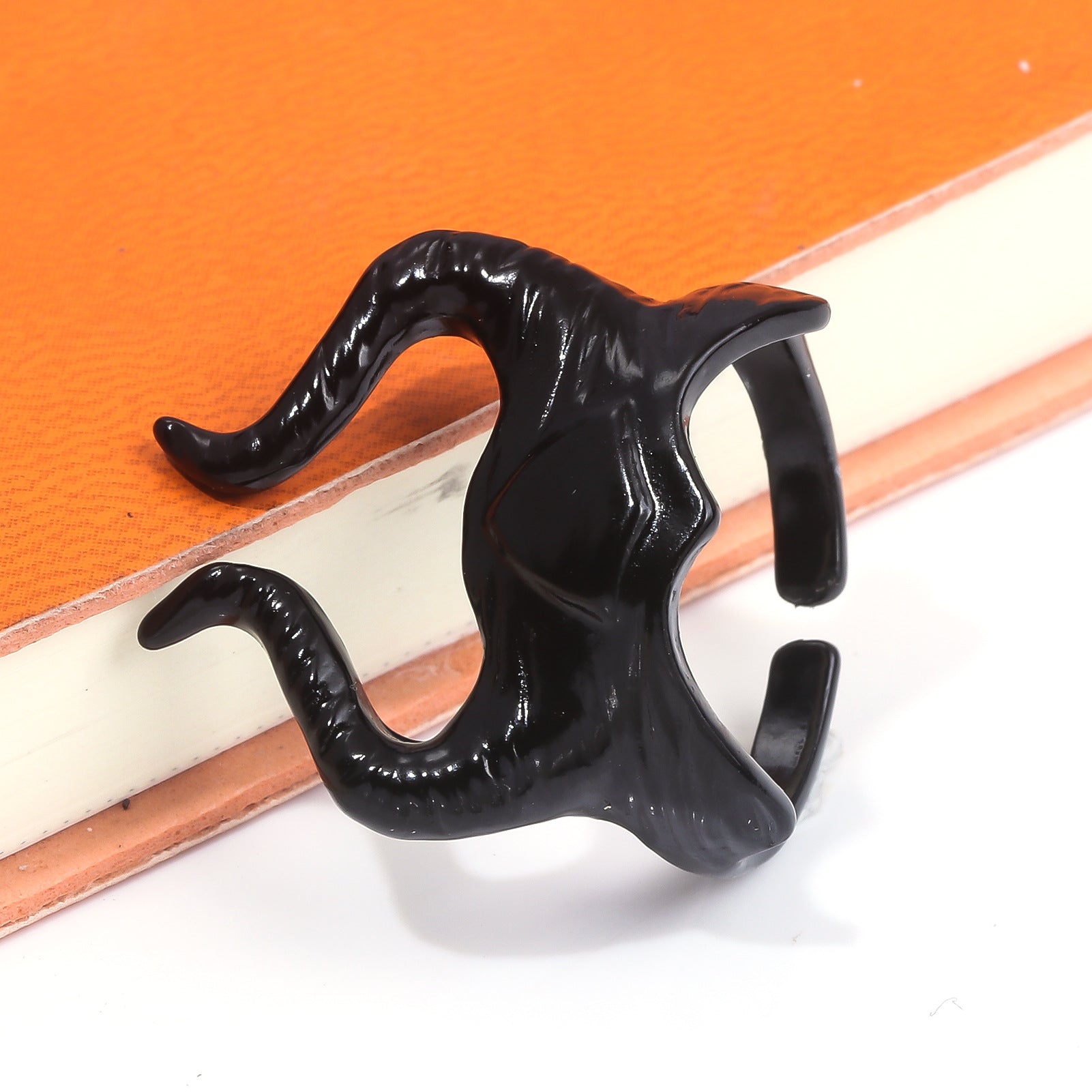 Wholesale Metal Black Horn Headgear Ring