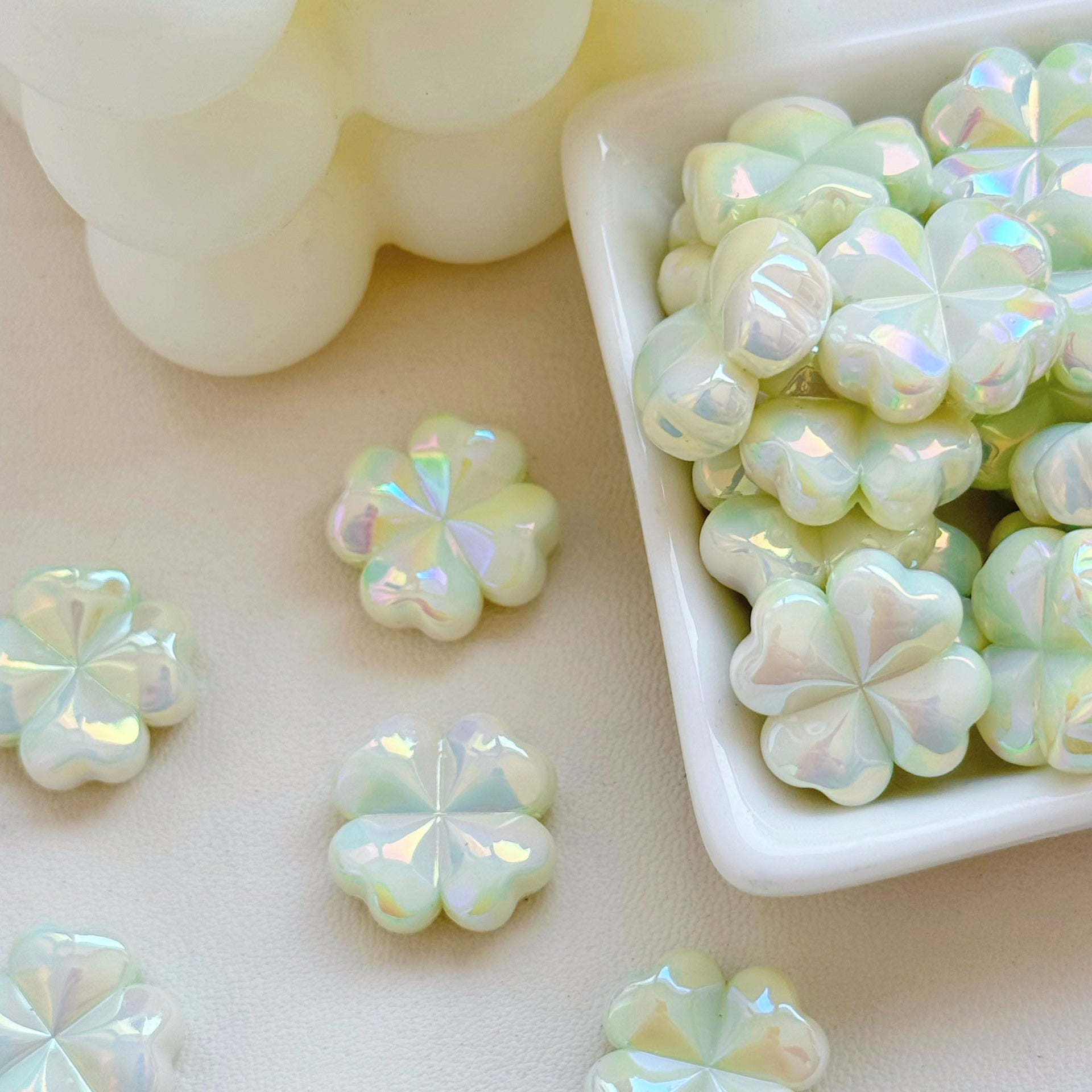 Wholesale 10pcs UV Macaron Four Leaf Flower Acrylic Beads