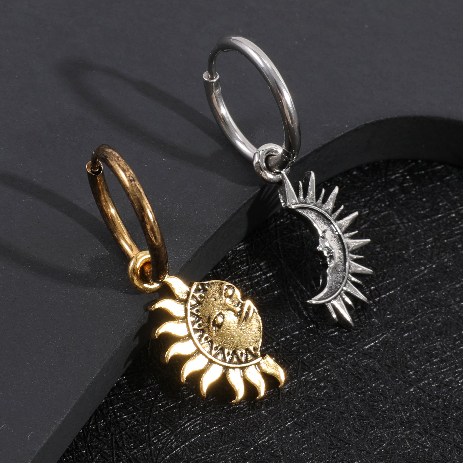 Wholesale Asymmetric Alloy Men's Earrings for The Sun and Moon
